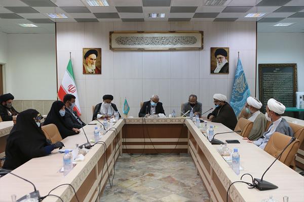 Members of the Mahdism faction meet with the deputy head of the Jamkaran Holy Mosque