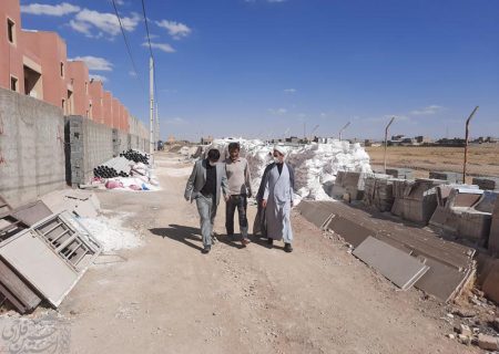 Hojjatoleslam Fallahi visits Mehr Famenin housing project