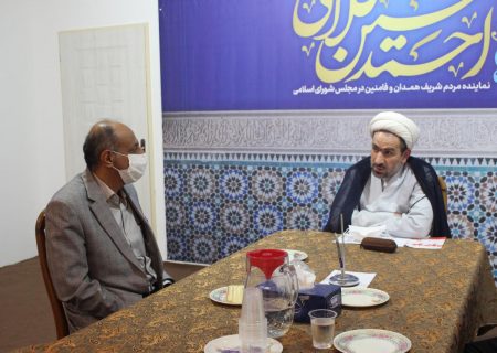 مدير التأمين في إيران يلتقي بأحد أعضاء البرلمان