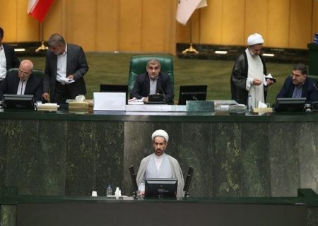 فلاحی: ما هي العلاقة بين احتجاز الأشخاص كرهائن والسلع الأساسية في الموانئ الأمريكية والانتخابات؟